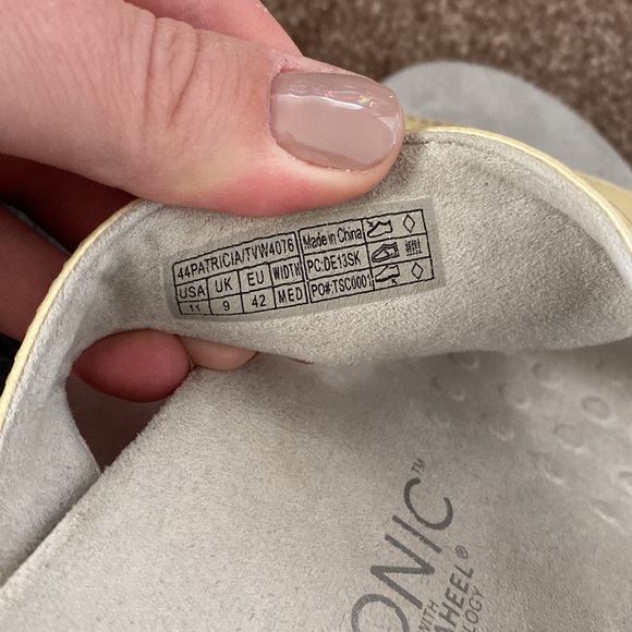 Vionic Patricia Comfort Sandal Size 11 - Picture 3 of 4